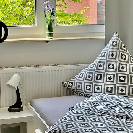 Nujen- Hotel Und Apartment Stuttgart Zuffenhausen Екстер'єр фото