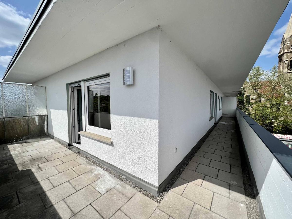 Nujen- Hotel Und Apartment Stuttgart Zuffenhausen Екстер'єр фото