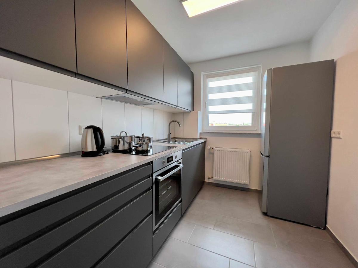 Nujen- Hotel Und Apartment Stuttgart Zuffenhausen Екстер'єр фото