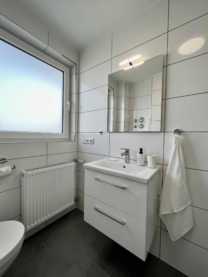 Nujen- Hotel Und Apartment Stuttgart Zuffenhausen Екстер'єр фото