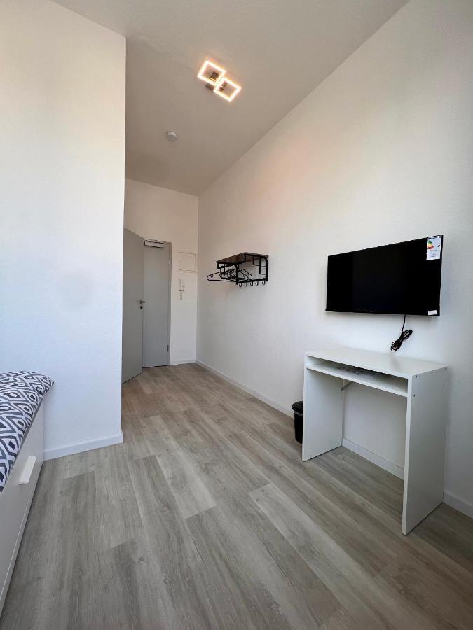 Nujen- Hotel Und Apartment Stuttgart Zuffenhausen Екстер'єр фото