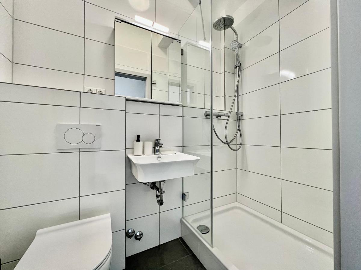 Nujen- Hotel Und Apartment Stuttgart Zuffenhausen Екстер'єр фото
