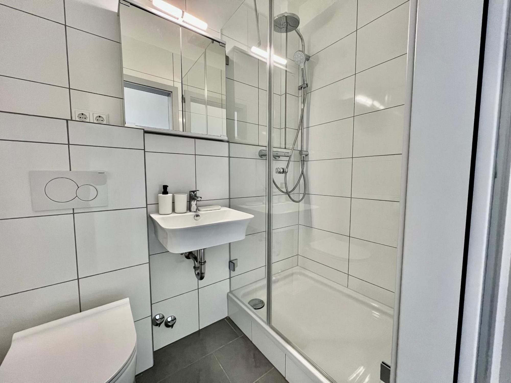 Nujen- Hotel Und Apartment Stuttgart Zuffenhausen Екстер'єр фото